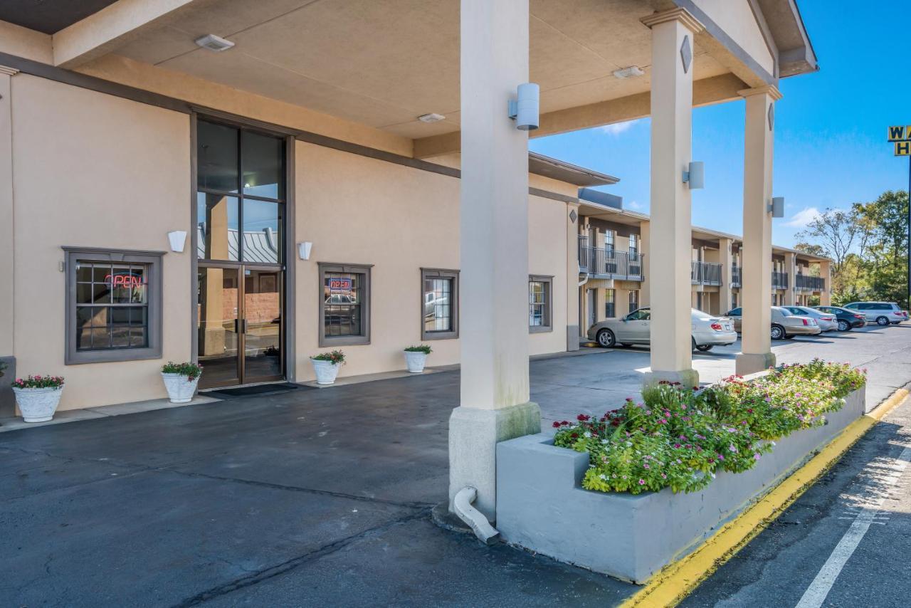 Americas Best Value Inn Arkadelphia Bagian luar foto
